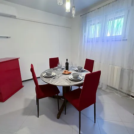 Apartman Elegant Grey *